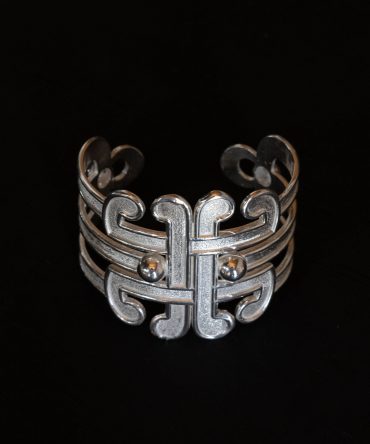 EMBLEM OF HERITAGE BRACELET