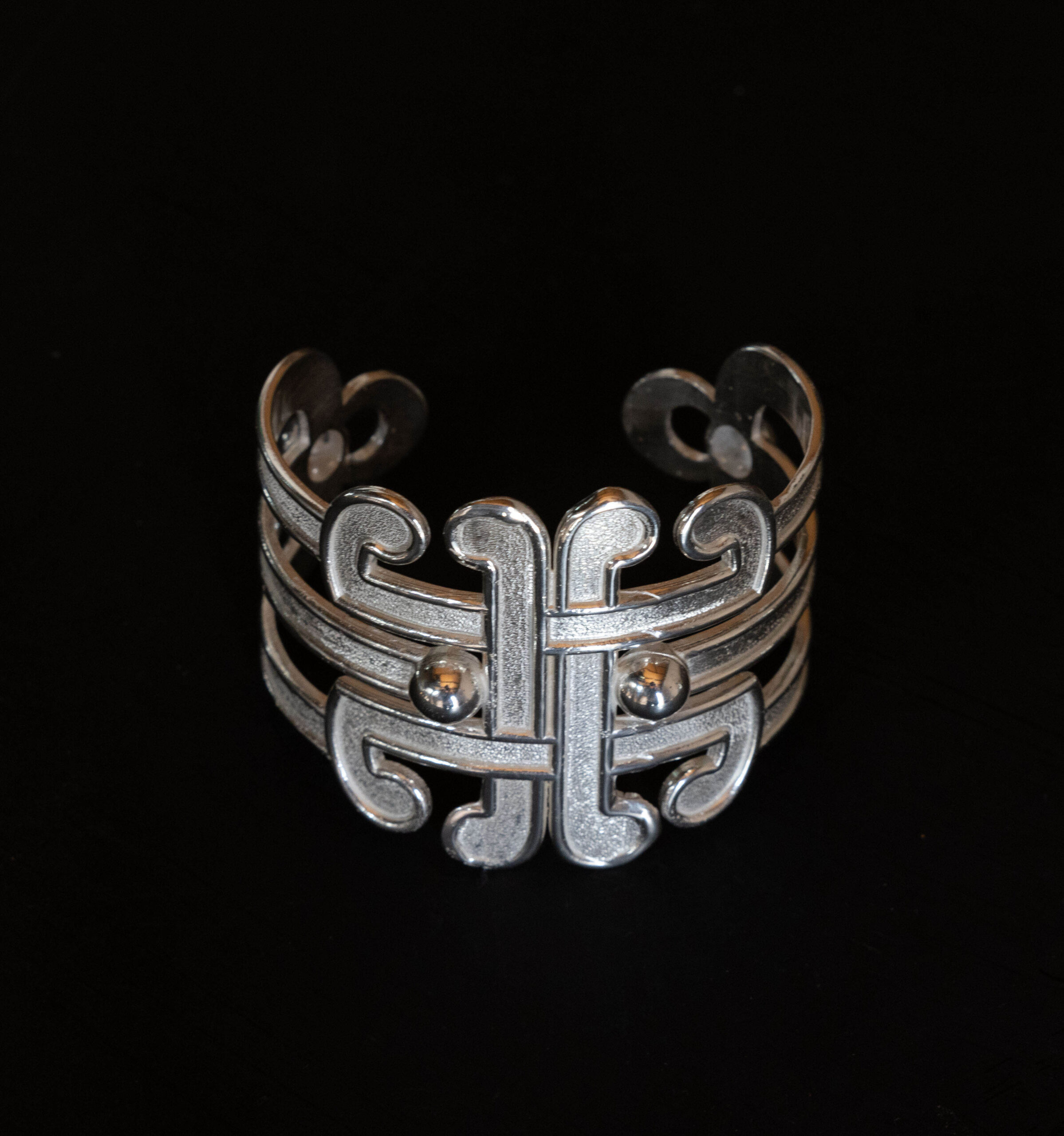 EMBLEM OF HERITAGE BRACELET