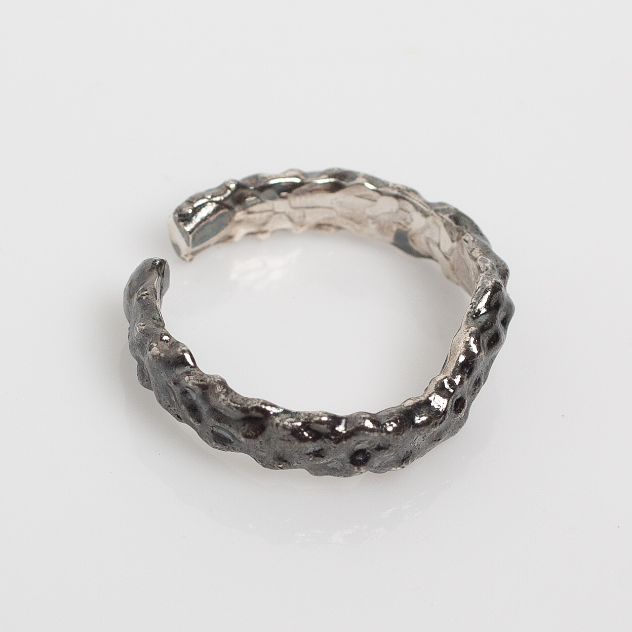 ELEGY WAVY RING GOLD OXYDIZED